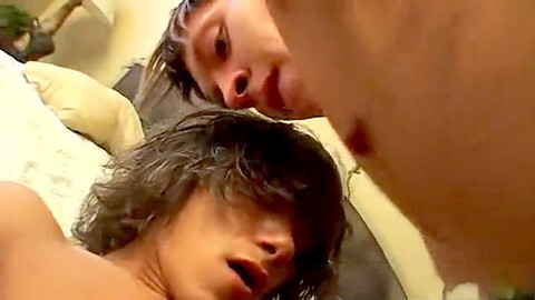 Il punk horny Kyros Christian viene devastato sul suo sedere stretto